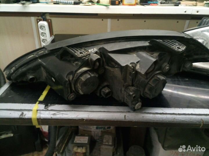 Фары,левая и правая на SSangynog kairon 2009г. бит