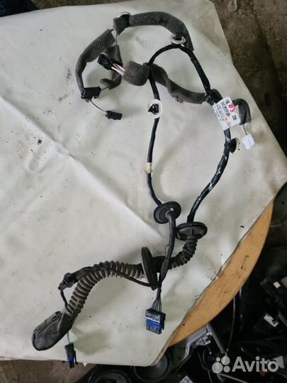 Проводка двери задняя Renault Fluence седан M4R