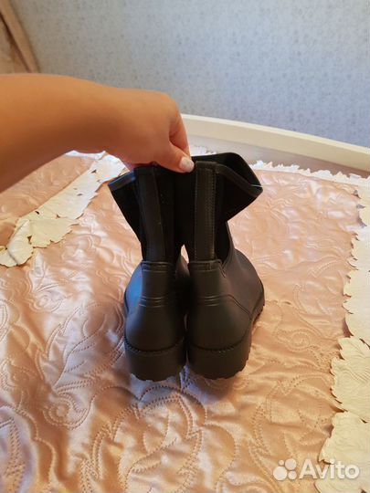 Резиновые сапоги