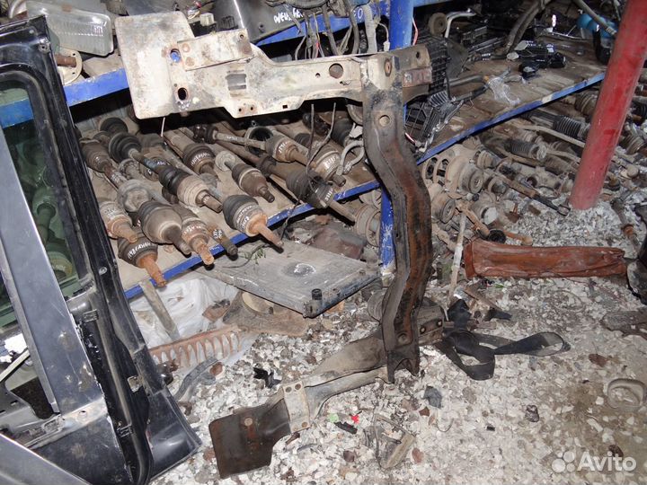 Балка под двигатель Ford Scorpio 2.3