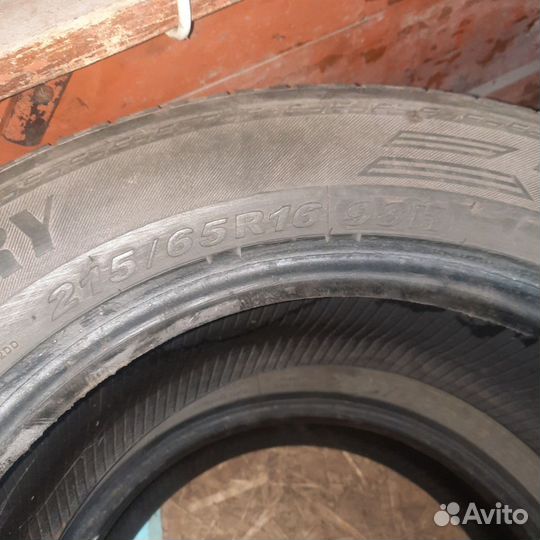 Nexen Roadian HP 215/65 R16