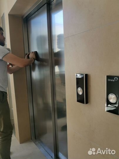 Удаление царапин в лифте