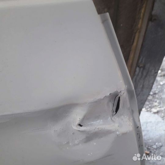 Задняя правая дверь skoda rapid