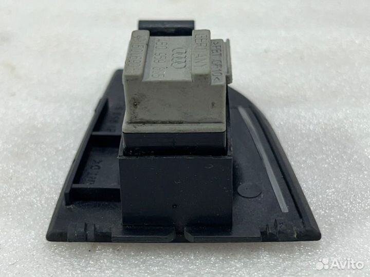 Кнопка стеклоподъемника задняя правая Audi A6