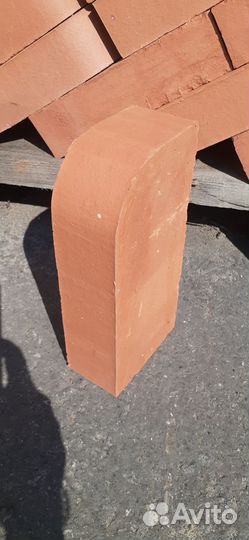 Огнеупорный кирпич красный