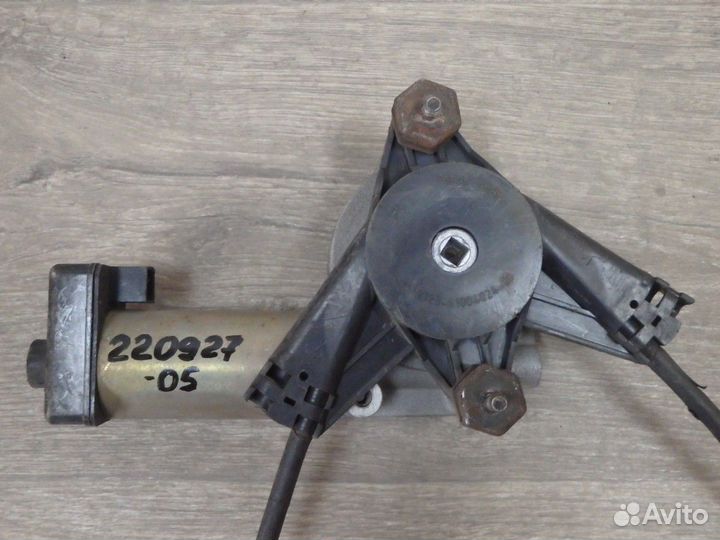 Стеклоподъемник электрический задний правый 2110