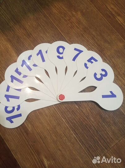 Веера с цифрами и согласными буквами