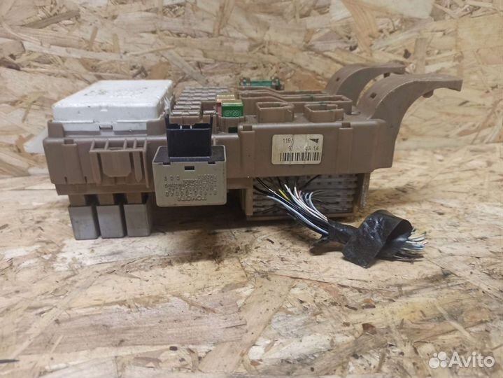 Блок предохранителей Toyota Corolla E 120