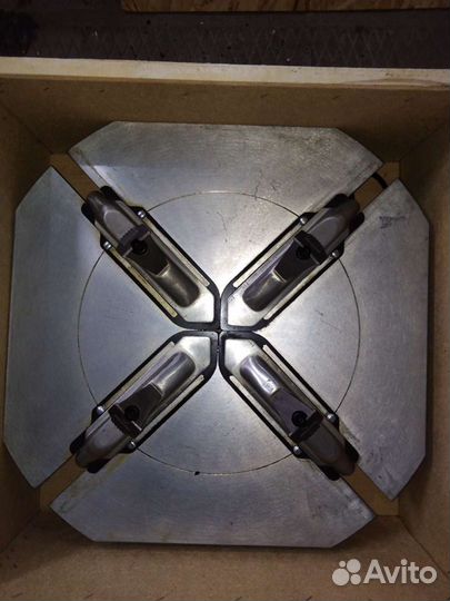 Шиномонтажный стол, квадратный на шлицах