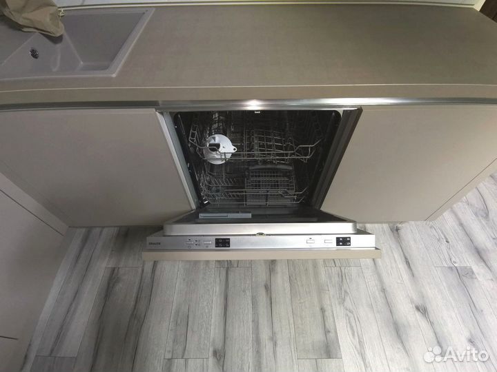 Кухонный гарнитур угловой готовый