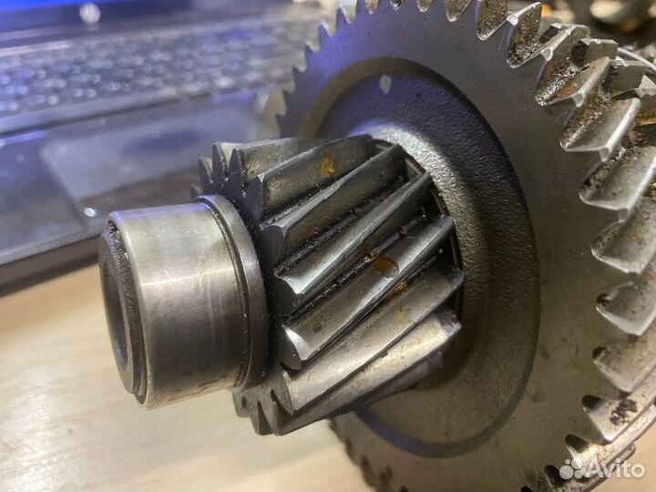 Вал вторичный Ford Focus 2 qqdb 1.8 бензин 2009