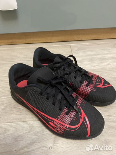 Футзалки Nike 35 размер