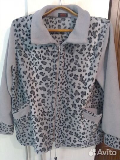 Тёплая курточка(флис) раз. 54(ветровка)