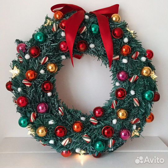 Рождественский венок с гирляндой