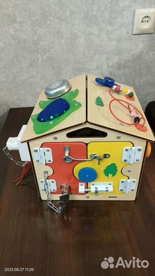 Бизиборд домик