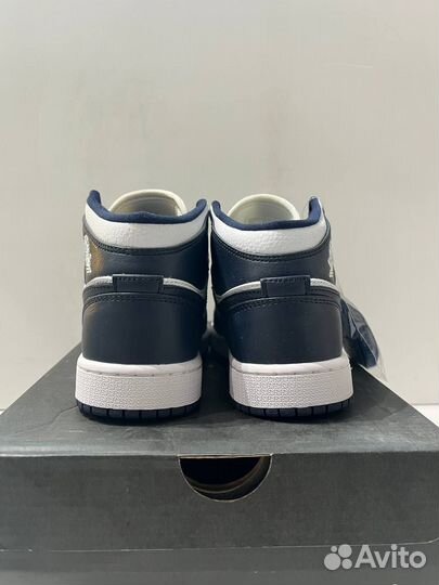 Air Jordan 1 Mid - White / Obsidian