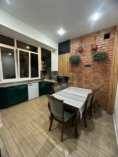 2-к. квартира, 60,5 м², 1/10 эт.