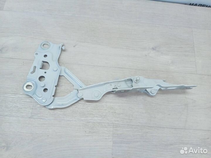 Петля капота правая BMW 8 G14/G15 G30 2020