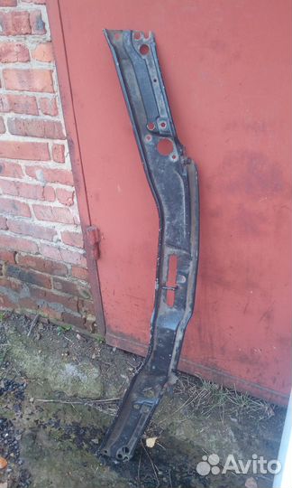 Консоль капота Audi 100 c4