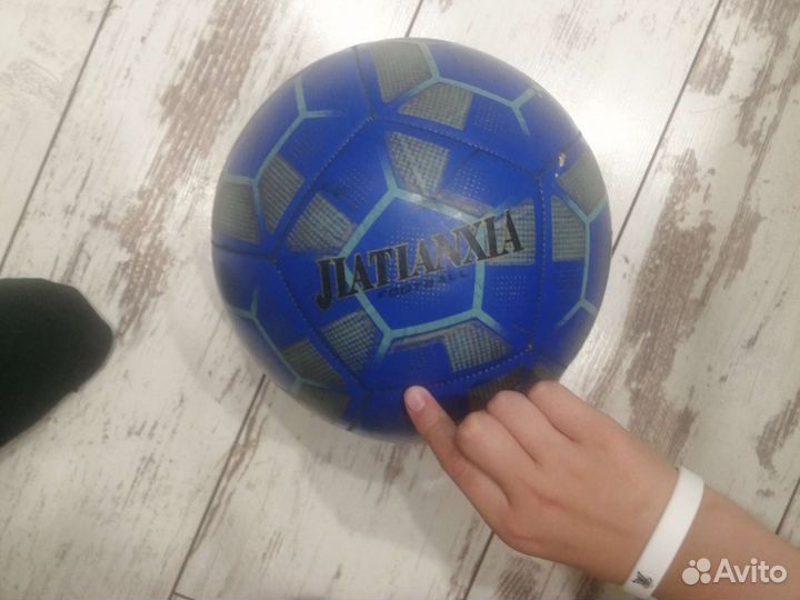 Футбольный мячь бу