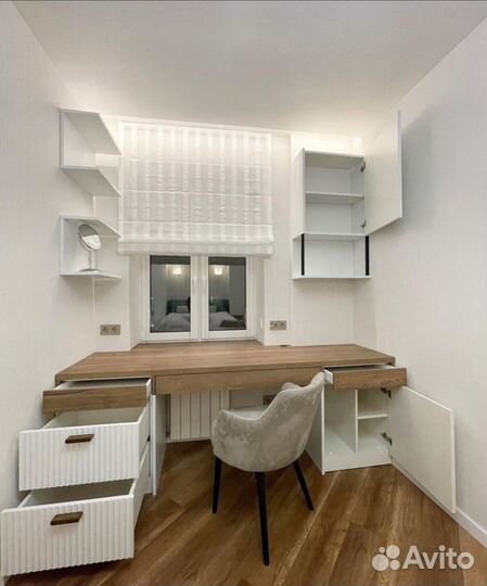 Рабочая зона у окна