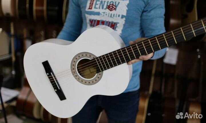 Классическая гитара Belucci + чехол