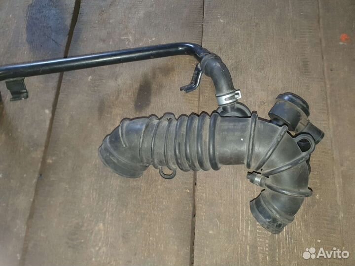 Патрубок впускной системы Audi A4 2002