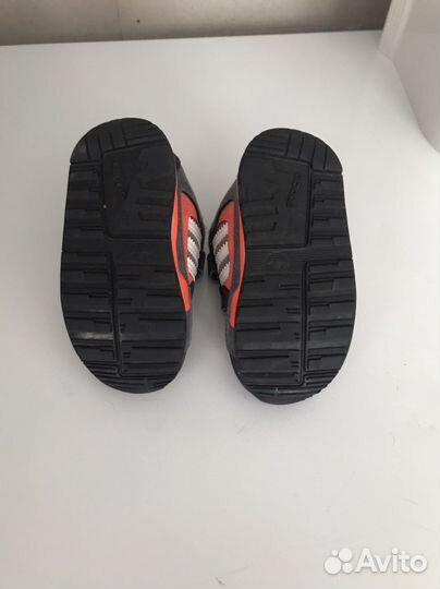 Кроссовки adidas