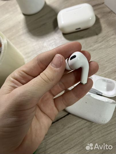 Беспроводные наушники apple airpods