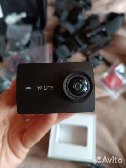 Экшн камера yi lite