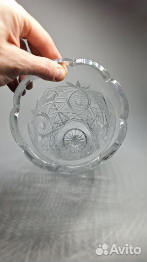 Большая винтажная хрустальная ваза для цветов