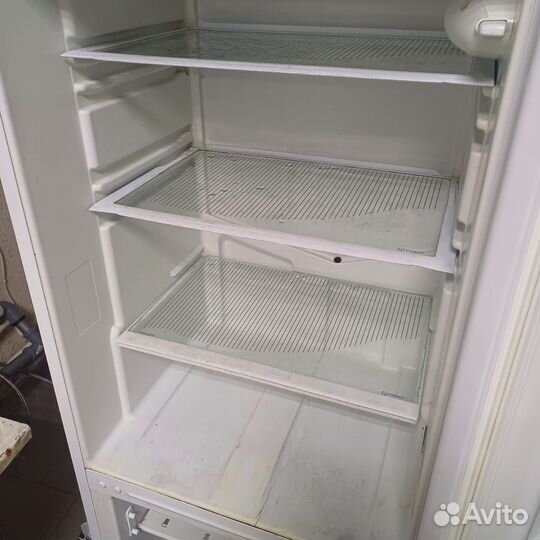 Холодильник Indesit 170см