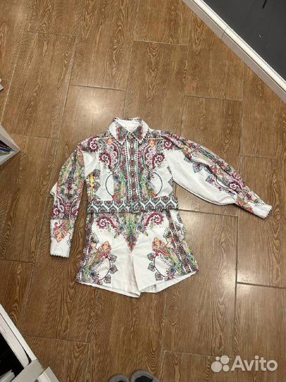 Костюм женский (рубашка, шорты, ремень)