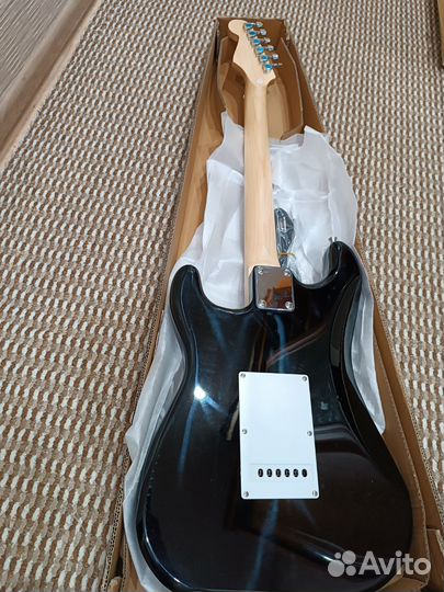 Новая электрогитара