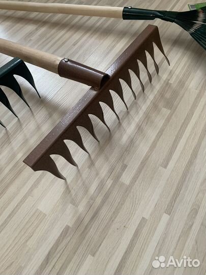 Грабли разные с черенком