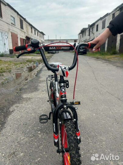 Детский велосипед с доп. Колёсами