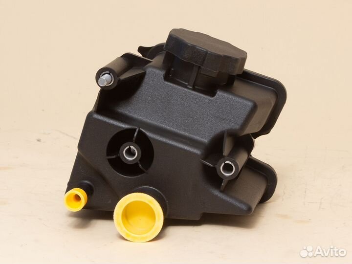 Бачок гур Mercedes W203 W209 W211 W219 W221