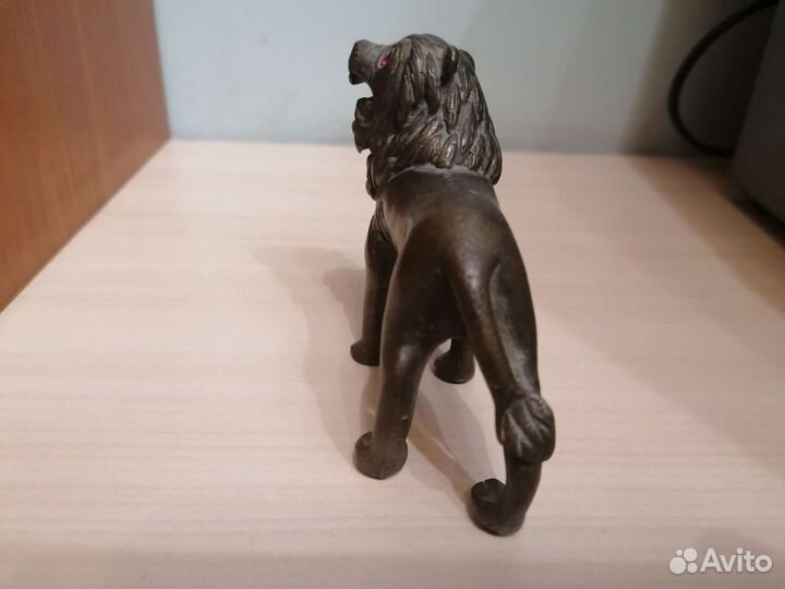 Антикварный лев Бирма