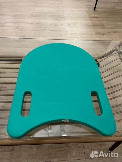 Инвентарь для плавания в бассейне