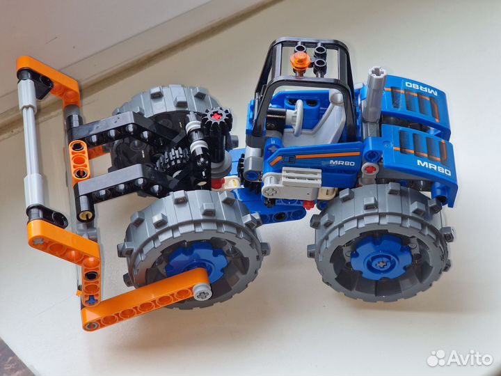 Lego Technic 42071 Бульдозер / Грузовик (машина)