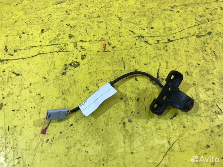 Камера в решетку радиатора Chevrolet Tahoe 4