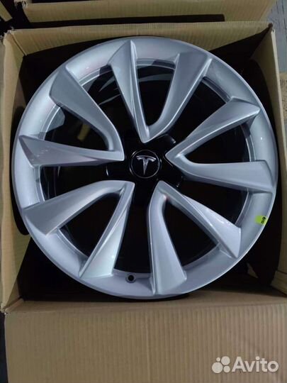 Оригинальные диски Тесла model 3 r19