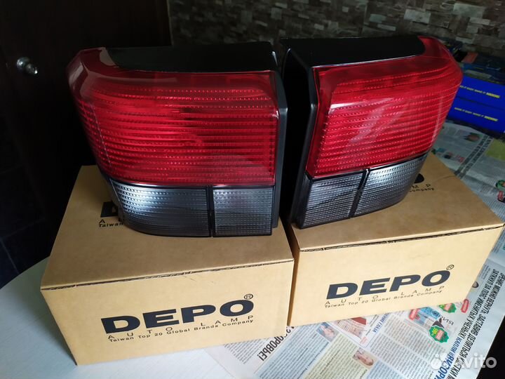Фонари задние Depo на VW Transporter T4 комплект