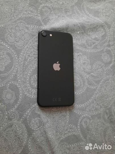 iPhone SE, 64 ГБ