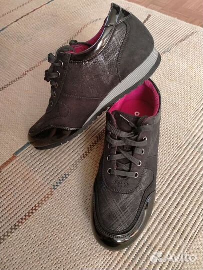 Кроссовки женские 39 размер оригинал