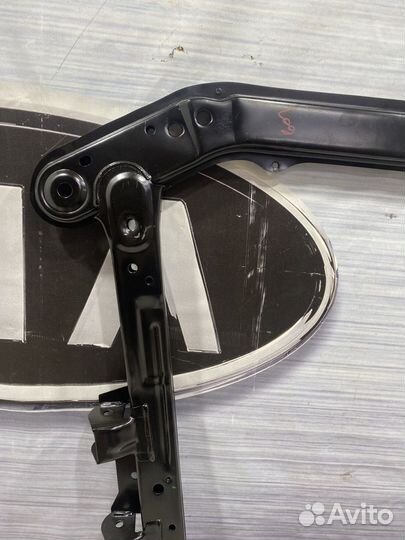 Подрамник Балка подмоторная Renault sandero stepwa