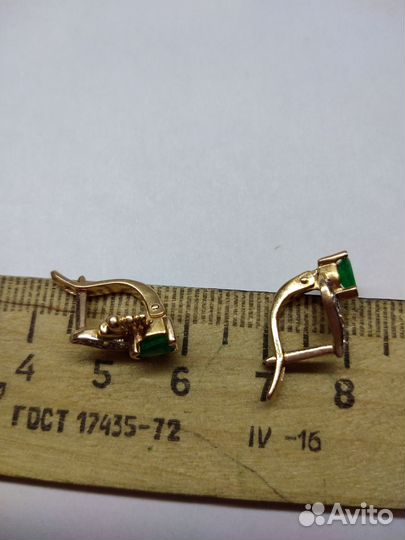 Золотые серьги 585 пробы с изумрудами