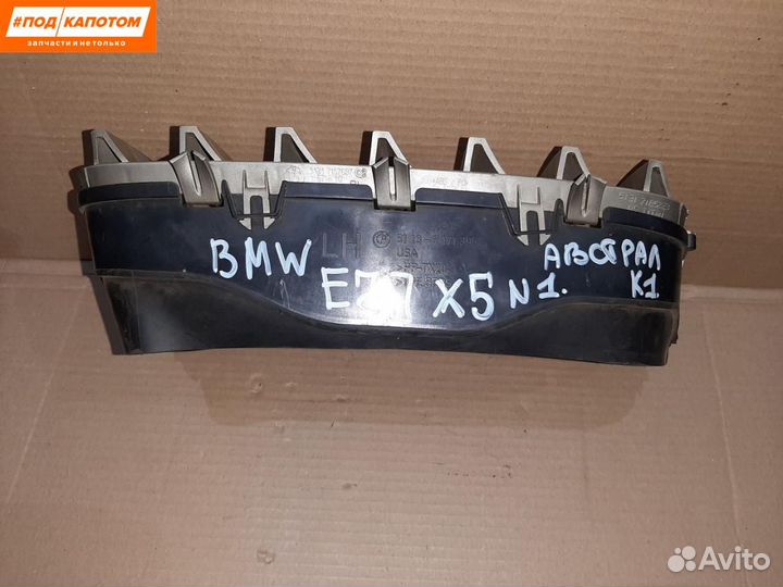 Решетка радиатора левая верхняя BMW X5 E70