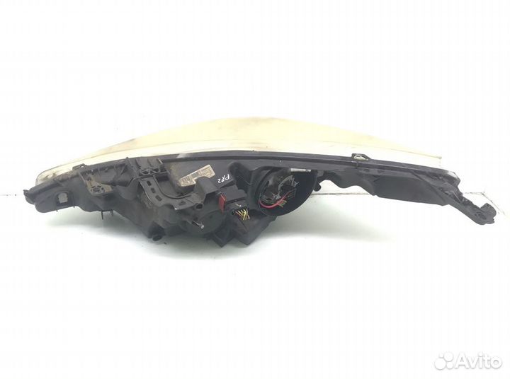 Фара правая Peugeot 207 1.6 HDI 2008