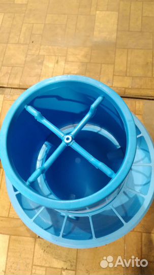 Кормушка для птиц, кур, гусей, цыплят